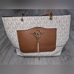 Michael Kors Amy Tote Bag